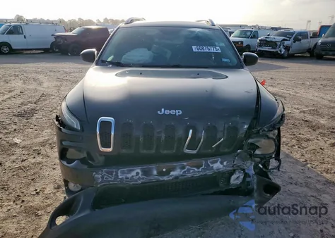 2015 Jeep Cherokee Latitude z USA, uszkodzony, nr VIN 1C4PJLCB3FW628585